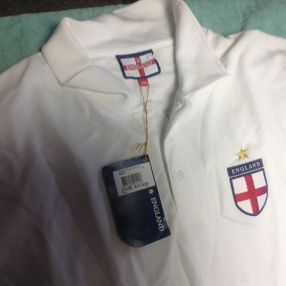 England soccer shirt - Picture 2 of 4